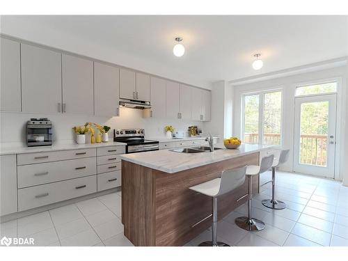 41 Wakefield Boulevard, Essa, ON - Indoor Photo Showing Kitchen With Double Sink With Upgraded Kitchen