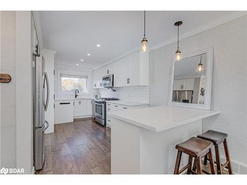 74 Strabane Avenue, Barrie, ON - Indoor Photo Showing Kitchen With Upgraded Kitchen