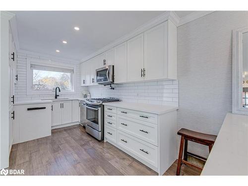 74 Strabane Avenue, Barrie, ON - Indoor Photo Showing Kitchen With Upgraded Kitchen