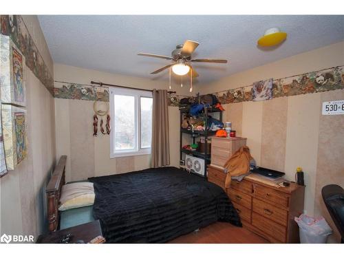 17 Mcconkey Place, Barrie, ON - Indoor Photo Showing Bedroom