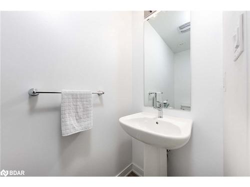 18 Red Maple Lane, Barrie, ON - Indoor Photo Showing Bathroom