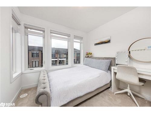 18 Red Maple Lane, Barrie, ON - Indoor Photo Showing Bedroom