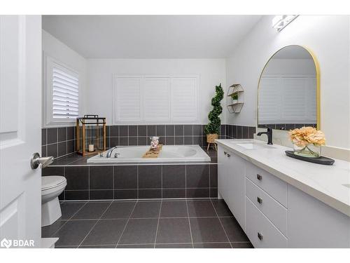 19 Rugman Crescent, Springwater, ON - Indoor Photo Showing Bathroom