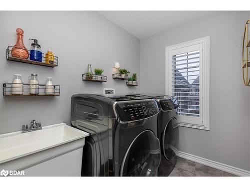 19 Rugman Crescent, Springwater, ON - Indoor Photo Showing Laundry Room