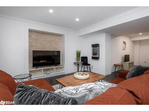 19 Rugman Crescent, Springwater, ON - Indoor Photo Showing Living Room