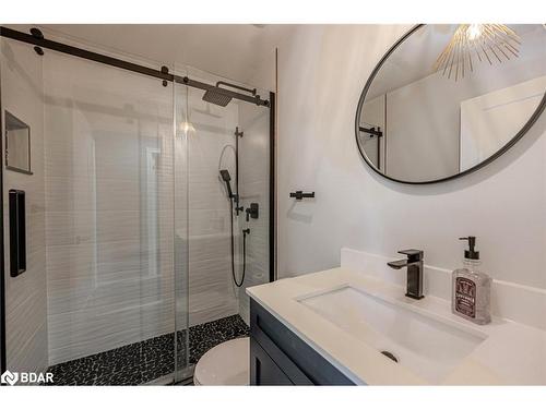 36 Glen Oak Court, Barrie, ON - Indoor Photo Showing Bathroom