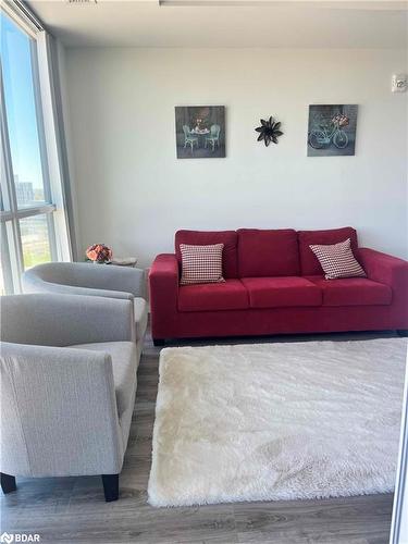 1709-108 Garment Street, Kitchener, ON - Indoor Photo Showing Living Room