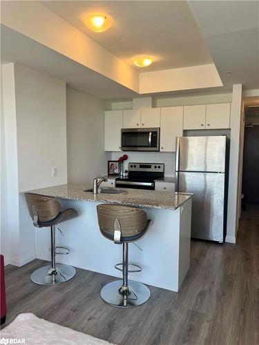 1709-108 Garment Street, Kitchener, ON - Indoor Photo Showing Kitchen