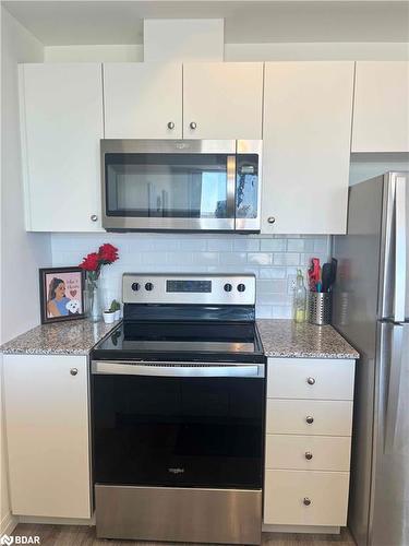 1709-108 Garment Street, Kitchener, ON - Indoor Photo Showing Kitchen With Upgraded Kitchen