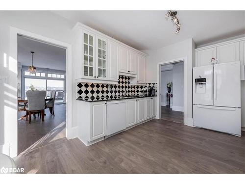 401-140 Cedar Island Road, Orillia, ON - Indoor Photo Showing Kitchen