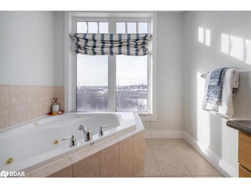 401-140 Cedar Island Road, Orillia, ON - Indoor Photo Showing Bathroom