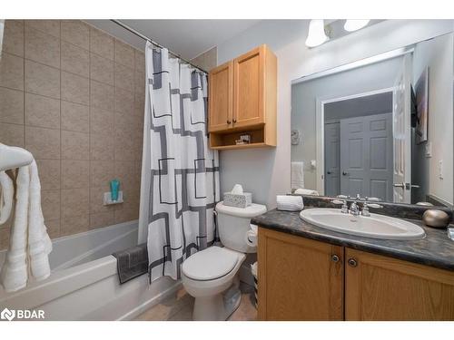 401-140 Cedar Island Road, Orillia, ON - Indoor Photo Showing Bathroom