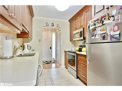 9 Mariposa Drive, Orillia, ON - Indoor Photo Showing Kitchen