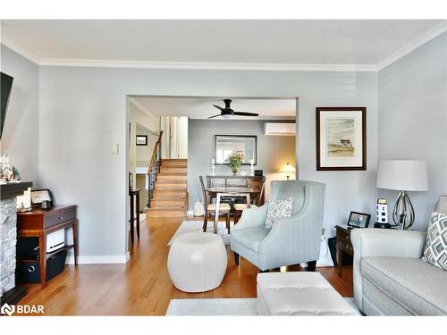 9 Mariposa Drive, Orillia, ON - Indoor Photo Showing Living Room