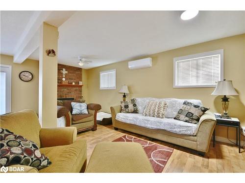 9 Mariposa Drive, Orillia, ON - Indoor Photo Showing Living Room