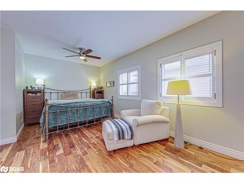 1104 Alfred Street, Innisfil, ON - Indoor Photo Showing Bedroom