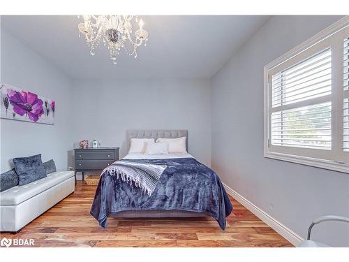 1104 Alfred Street, Innisfil, ON - Indoor Photo Showing Bedroom