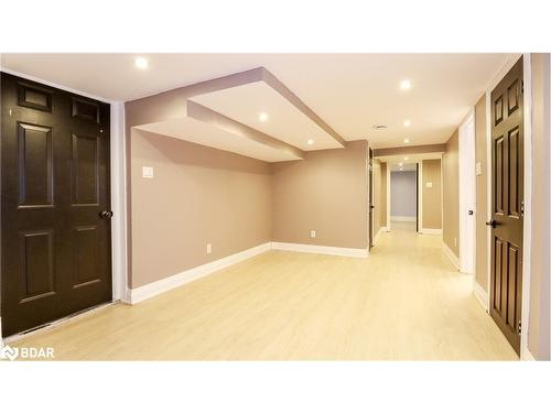 2427 Wallace Avenue, Innisfil, ON - Indoor Photo Showing Other Room