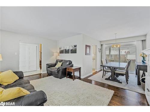 219 Steel Street, Barrie, ON - Indoor Photo Showing Living Room