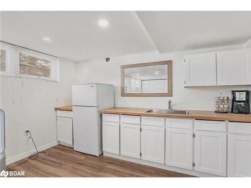 219 Steel Street, Barrie, ON - Indoor Photo Showing Kitchen