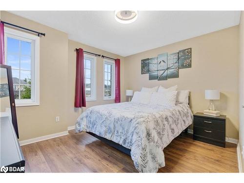 143 Sproule Drive, Barrie, ON - Indoor Photo Showing Bedroom