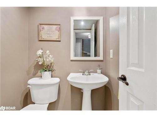 143 Sproule Drive, Barrie, ON - Indoor Photo Showing Bathroom