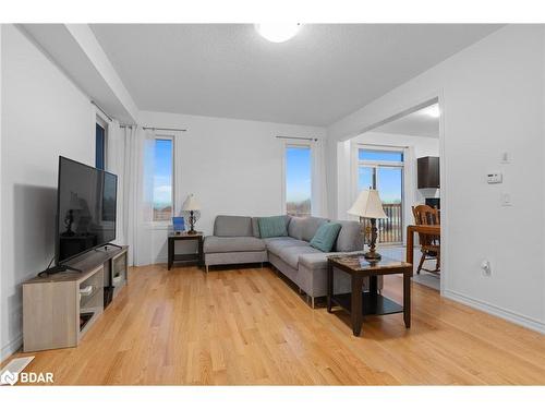 22 Mackenzie Street, Dundalk, ON - Indoor Photo Showing Living Room