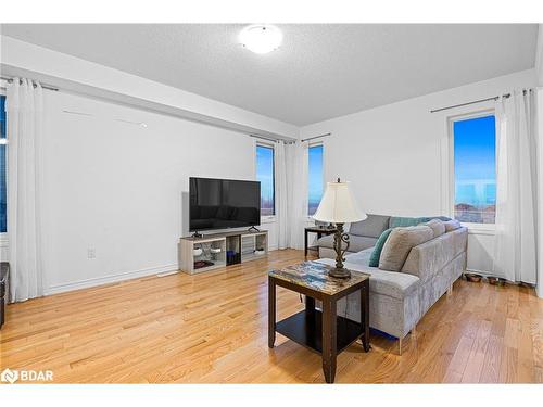 22 Mackenzie Street, Dundalk, ON - Indoor Photo Showing Living Room