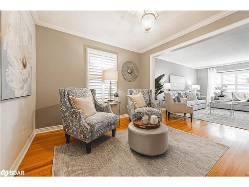 1431 Ravensmoor Crescent, Mississauga, ON - Indoor Photo Showing Living Room