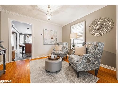 1431 Ravensmoor Crescent, Mississauga, ON - Indoor Photo Showing Living Room