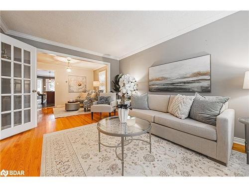 1431 Ravensmoor Crescent, Mississauga, ON - Indoor Photo Showing Living Room