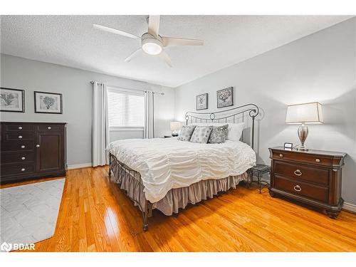 1431 Ravensmoor Crescent, Mississauga, ON - Indoor Photo Showing Bedroom