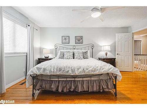 1431 Ravensmoor Crescent, Mississauga, ON - Indoor Photo Showing Bedroom