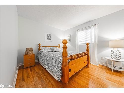 1431 Ravensmoor Crescent, Mississauga, ON - Indoor Photo Showing Bedroom