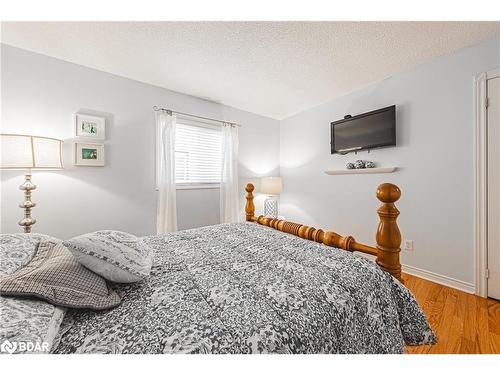 1431 Ravensmoor Crescent, Mississauga, ON - Indoor Photo Showing Bedroom