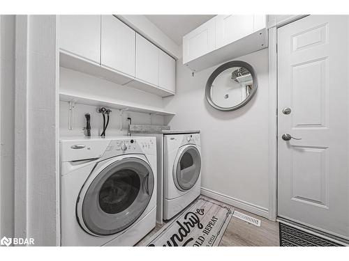 1431 Ravensmoor Crescent, Mississauga, ON - Indoor Photo Showing Laundry Room