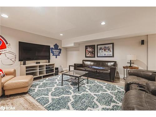 1431 Ravensmoor Crescent, Mississauga, ON - Indoor Photo Showing Living Room