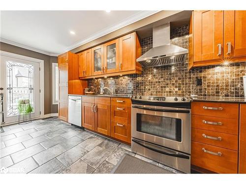 1431 Ravensmoor Crescent, Mississauga, ON - Indoor Photo Showing Kitchen