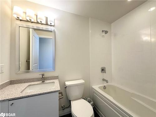 2017-5033 Four Springs Avenue, Mississauga, ON - Indoor Photo Showing Bathroom