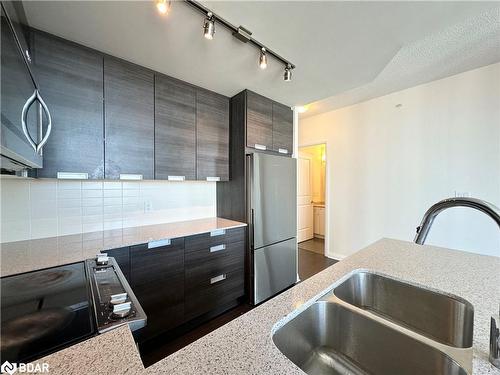 2017-5033 Four Springs Avenue, Mississauga, ON - Indoor Photo Showing Kitchen With Double Sink