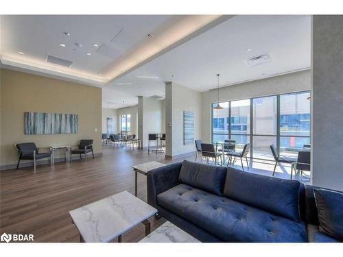 2017-5033 Four Springs Avenue, Mississauga, ON - Indoor Photo Showing Living Room