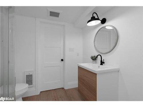 56 Gray Lane, Barrie, ON - Indoor Photo Showing Bathroom