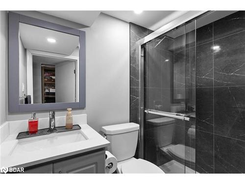 50 Maitland Drive, Barrie, ON - Indoor Photo Showing Bathroom