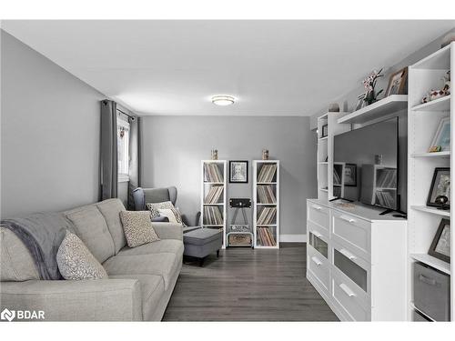 50 Maitland Drive, Barrie, ON - Indoor Photo Showing Living Room