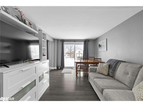 50 Maitland Drive, Barrie, ON - Indoor Photo Showing Living Room