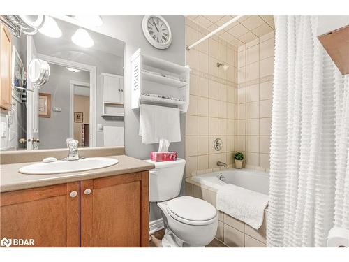 112 Crompton Drive, Barrie, ON - Indoor Photo Showing Bathroom