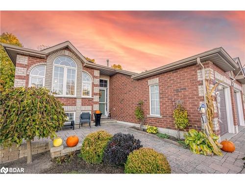 112 Crompton Drive, Barrie, ON - Outdoor