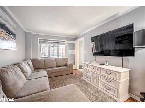 56 Draper Crescent, Barrie, ON - Indoor Photo Showing Living Room