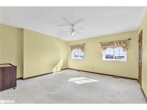 36 Kempenfelt Drive, Barrie, ON - Indoor Photo Showing Other Room