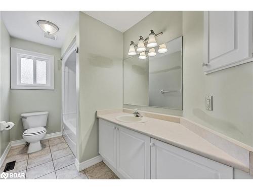 35 Bayshore Boulevard, Barrie, ON - Indoor Photo Showing Bathroom